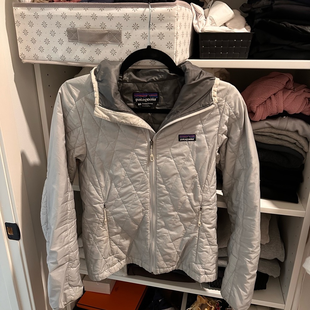 Patagonia Light Gray Quilted Hooded Puffer Jacket